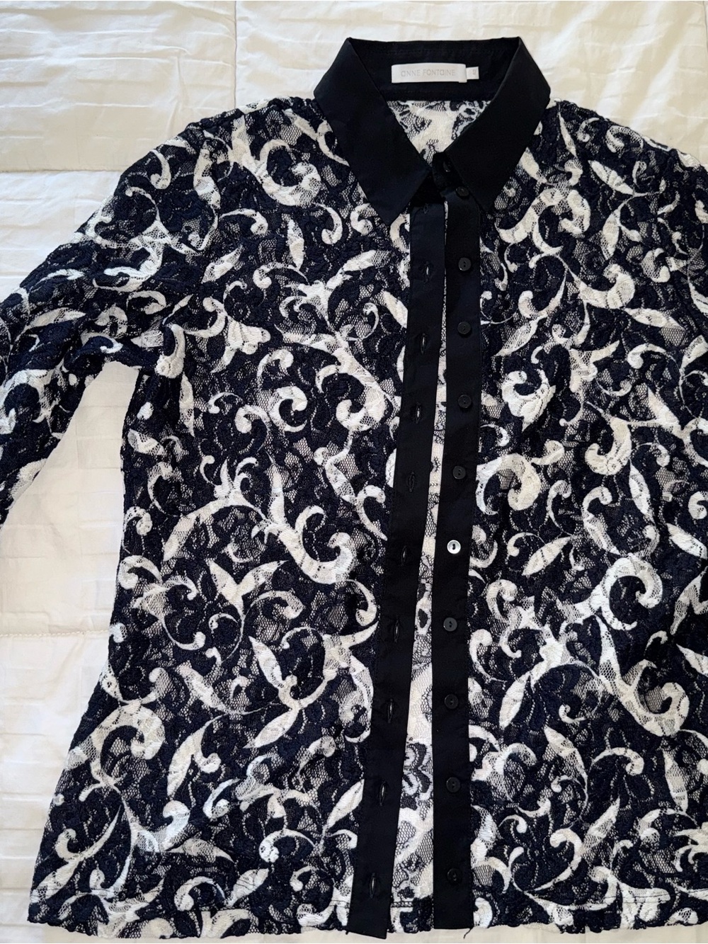 Anne Fontaine Bold Navy & White Lace Pattern Tank and Blouse Set - Picture 2 of 16